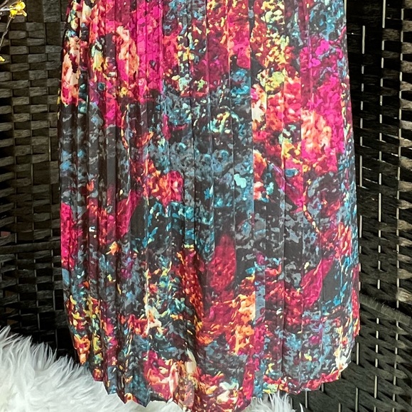 Good Condition- Wassio Colorful Floral Faux Pleated Skirt- Size 6 - Picture 3 of 5